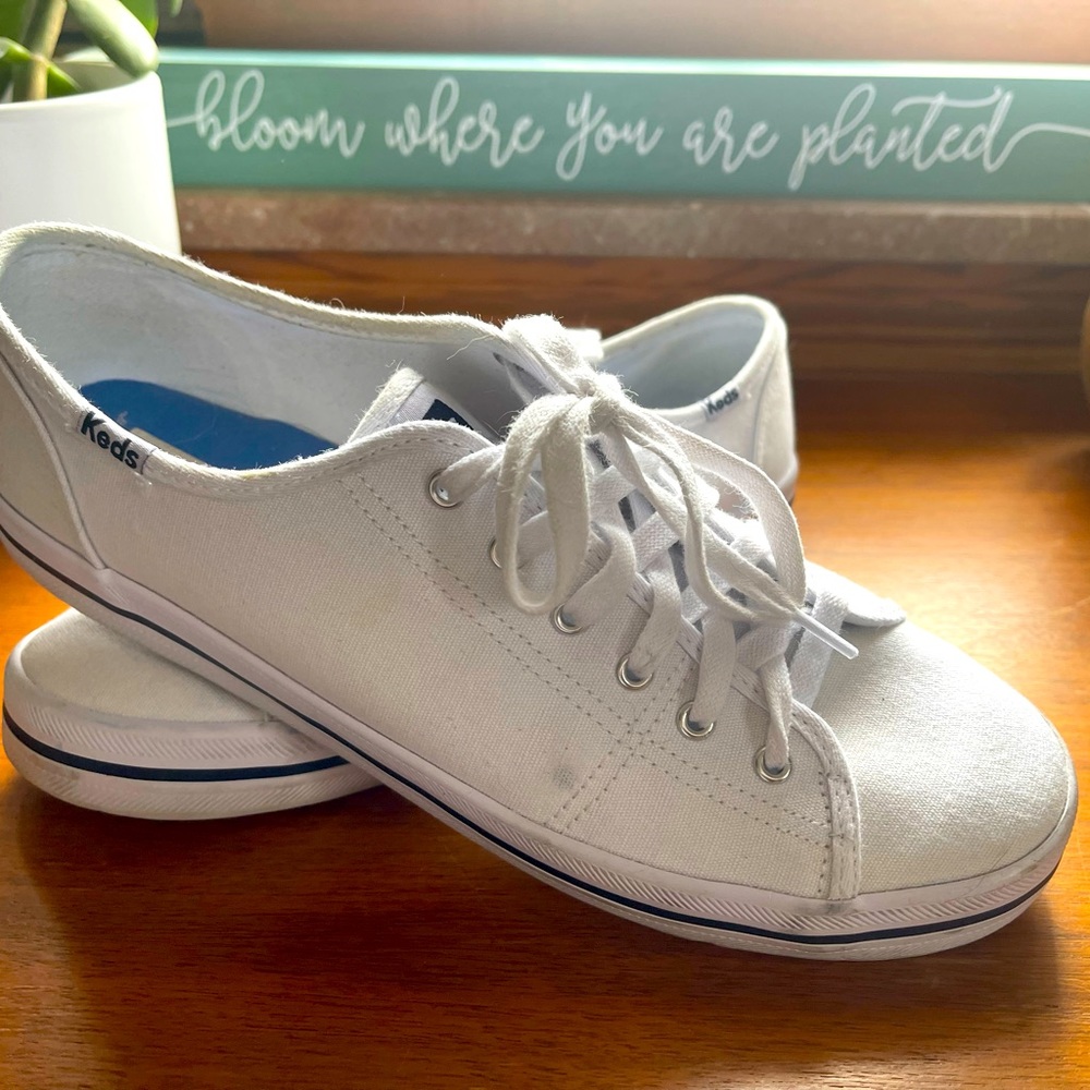 Women’s size 8 original Jed’s